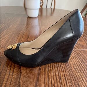 Michael kors 4’ wedge black leather shoes